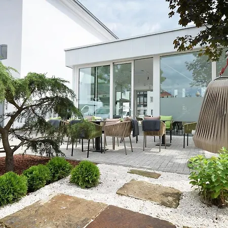 1552 Boutique Отель 4*