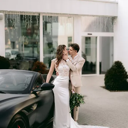 1552 Boutique Отель