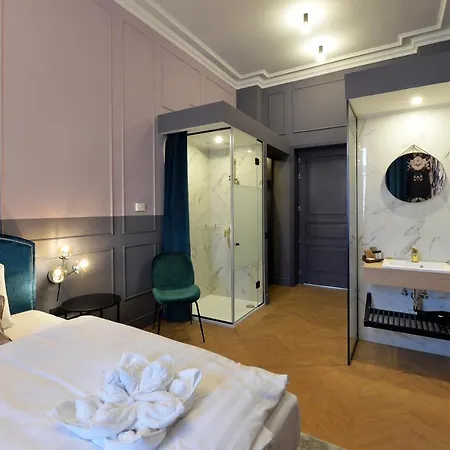 Отель 1552 Boutique 4*