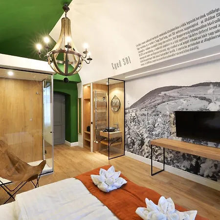 1552 Boutique 4*