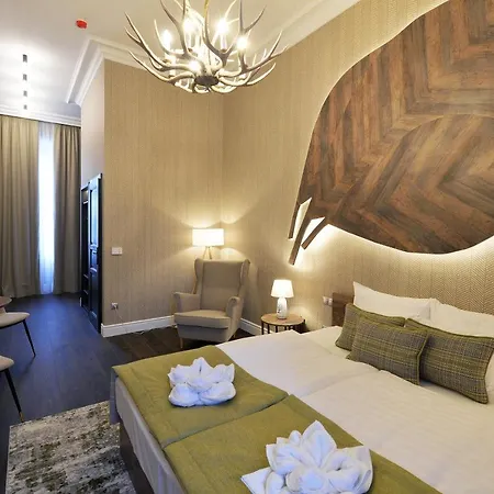 1552 Boutique Eger
