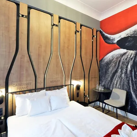 1552 Boutique 4*