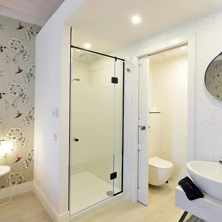1552 Boutique 4*