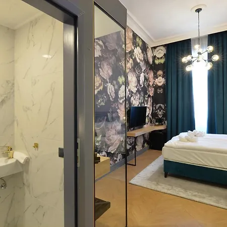 Отель 1552 Boutique