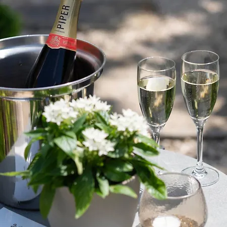 מלון 1552 Boutique