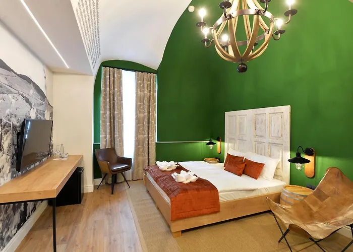 1552 Boutique Hotel 4*