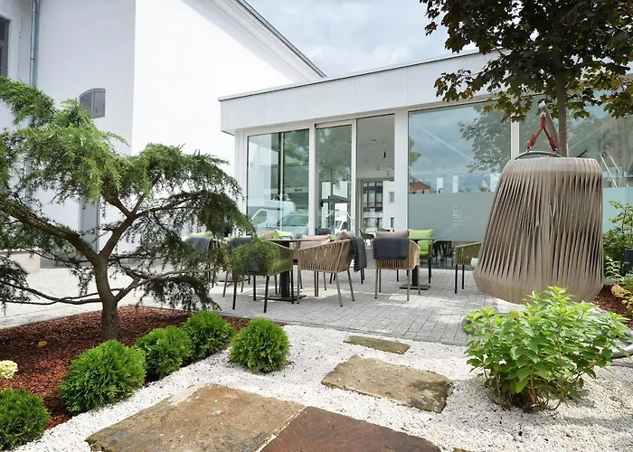 1552 Boutique Hotel 4*